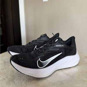 Nike women’s lunar zoom running shoes